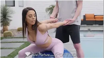 Eva Long In Mature Babe Workout With Creamy Deep Filling