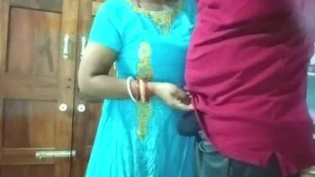 Naina Bhabhi Hot Blowjob and Hardcore Sex with Boyfriend in HD
