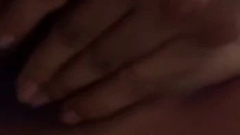 Koi Mujhe Lagatar 1 Ghanta Chod Sakta Hai