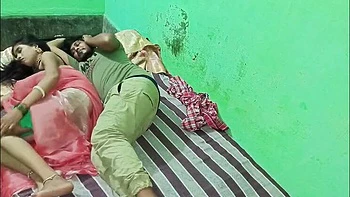 Indian Desi Bhabhi Night Masti with Sushma - Hot Homemade Sex Video