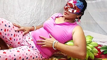 Indian Bhabhi Nomita Boudi Banana Insertion Pussy Fun Outdoor Doggy Style