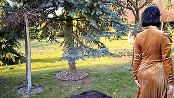 Amateur MILF Wanilianna Teases in Garden Outdoor Solo HD