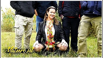 British Amateur Milf Eva Jayne Goes Dogging In The Park