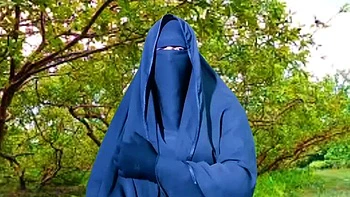 Bangladeshi Housewife Nadiya Fucks Neighbor At Night - Big Tits Blowjob Homemade Bengali Sex