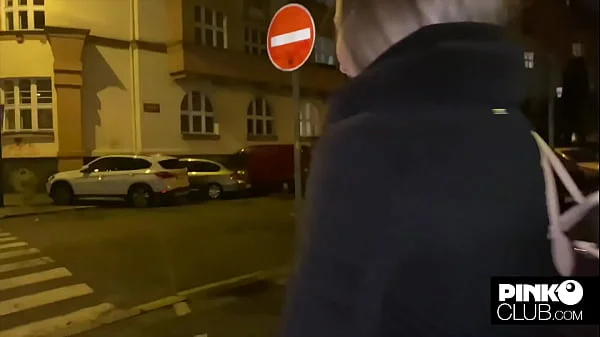 Martina Smeraldi si fa scopare nel camerino dal cazzone nero di Freddy Gong