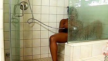 Brown Sugar Con Le Sue Grandi Tette Ama Il Cazzo Nero