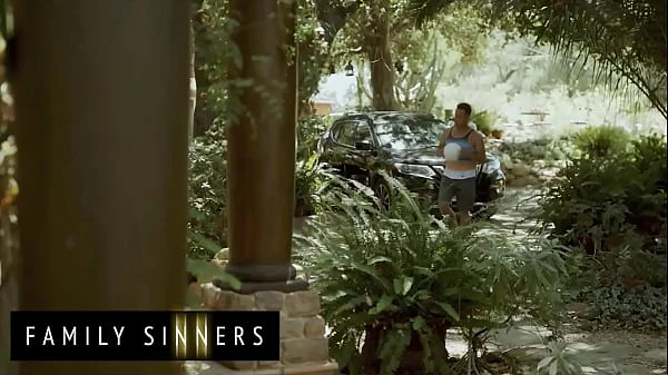 Hot Blonde Milf (Kit Mercer) Blows Fucks Her Step Son Van Wylde - Family Sinners