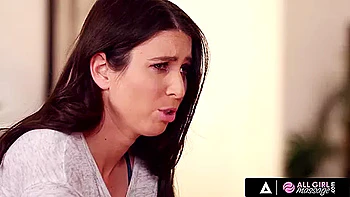 Naughty Boss Valentina Nappi Wants A Sex Massage By A Vendor