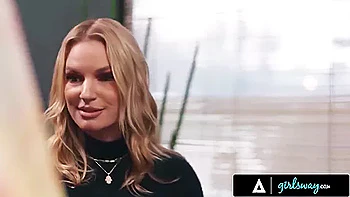 Vacation Free Use Fun With Petite Babe