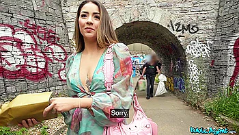 Kitty Love, Martin Gun Do You Want A Prize?