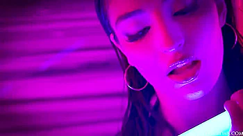 Emily Willis - The Insatiable Glam-anal Passion