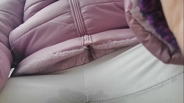 Nicoletta bathes all her yogapants in a public park do you want to see?