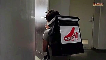 [gns-037] Fearless! Bento Delivery By Office Lady Targeted Day And Night Scene 1