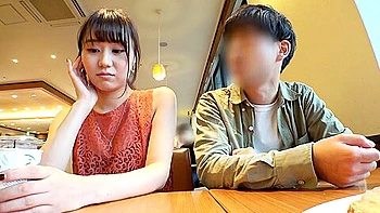 色白ビッチの美人グラドルをナンパして彼氏の前で潮吹き絶頂