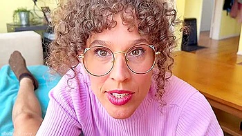 Stepmom Plays With Impatient Virgin