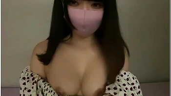 おっはいかワンヒースからはみ出ちゃった乳首いしいししなから深夜のこっそりオtニー With Gionji_miyu