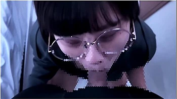 After A Junior College Student Gave Him A Nice Blow Job, He Shot A Lot Of Sperm On His Chest