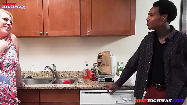 Jada Bandz fucks handy man ralph whoren
