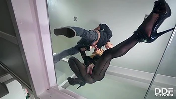 Alecia Fox - Teasing And Seducing With Her Hot Feet And Legs