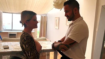 A well-conducted file - Jacquie et Michel TV