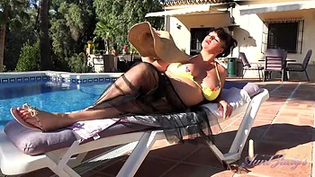 Devon Masturbates While Sunbathing