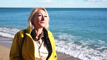 Oney, 23, a very cerebral young woman from Aix... - Jacquie et Michel TV