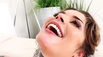 Molly Little - Petite Cutie