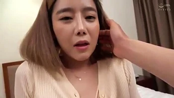 06526,A woman panting in full lewdness