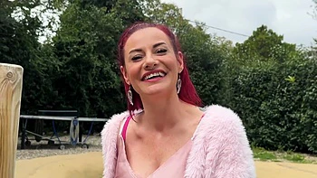 Cassy, Petula and Snow become one with nature - Jacquie et Michel TV