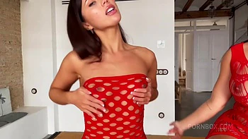 Ruby And Sara Retali Handling A Bwc Stud