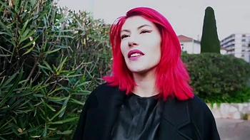 Oney, 23, welcomes us to her home in Aix-en-Provence to try... anal! - Jacquie et Michel TV