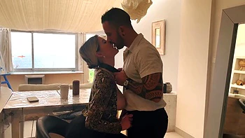 A well-conducted file - Jacquie et Michel TV