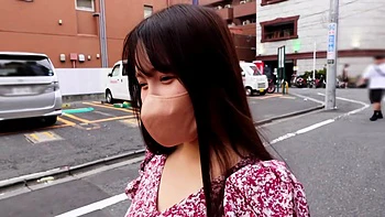 【チ○ポにひれ伏すお嬢様！】彼氏以外のSEXに初挑戦するご令嬢！性に無知なのに奉仕の才能ありまくりでした！【しおり(24)】