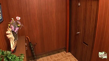 Lucky Man And Rina Koda - Even If He Has A Broken Arm, This Knows How To Properly A Nurse