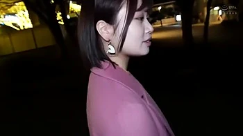 グラマーな美女がイチャイチャキスしておっぱい揉まれ愛情たっぷりフェラ