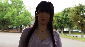 グラマーな巨尻美人妻が四つん這い手マンで濡れて喘ぐハメ撮りエッチ