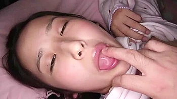 [ktra-341] Obscenity With My Younger Stepsister, Who Has A Youthful Body, 470 Minutes, Box Set Of 4 Dvds Scene 1