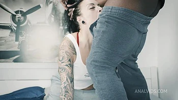 Huge Load Of Cum In Her Face