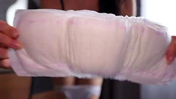Tori Diamond Maxi Pad Try On & Tampon Insertion - Amateur Teen Fetish Pussy Play