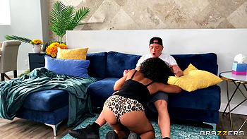 Tidying MILF's Pussy