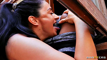 Jogging His Memory With Pussy