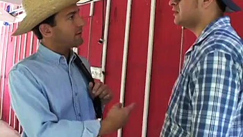 Big latina pounded on the haystack