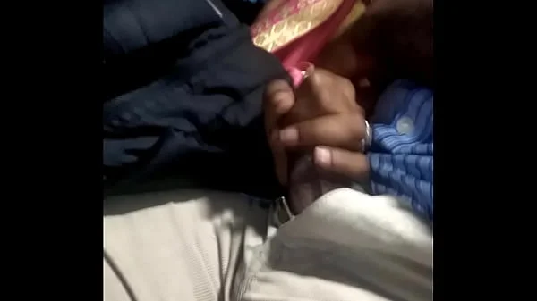 बस में चाची की चूत