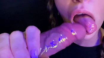 je suce mon mec avec une capote sur sa queue