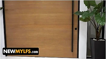 Big Titted Amateur Milf Jasmine Daze Gets A Warm Creamy Welcome On Her First Porn Shoot