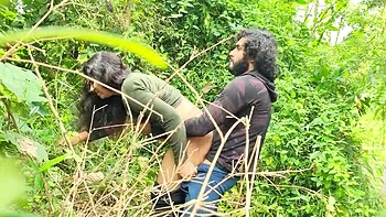 Malayali Couple Wild Outdoor Sex in Forest - Desi Village MMS 4K