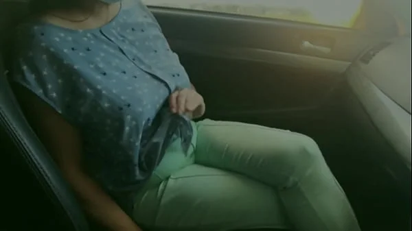 Quarantined boring, playing with pussy and ass in the car