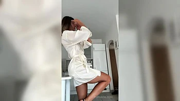 Gina Gerson esta esperando la polla negra de Jesus Reyes y se