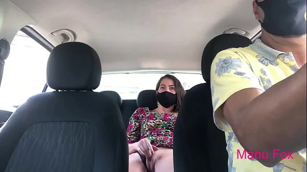 Provoquei o motorista do uber até ele me fazer gozar