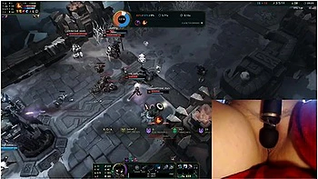 Omg! Playing With My Vibrator On The Highest Setting! League Of Legends #9 Luna - Gamer Girl